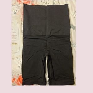 EMPETUA- High-Waisted Shaper Short